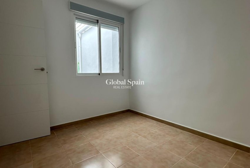 Resale - APARTMENT -
TORREVIEJA - La Siesta - El Salado - Torreta