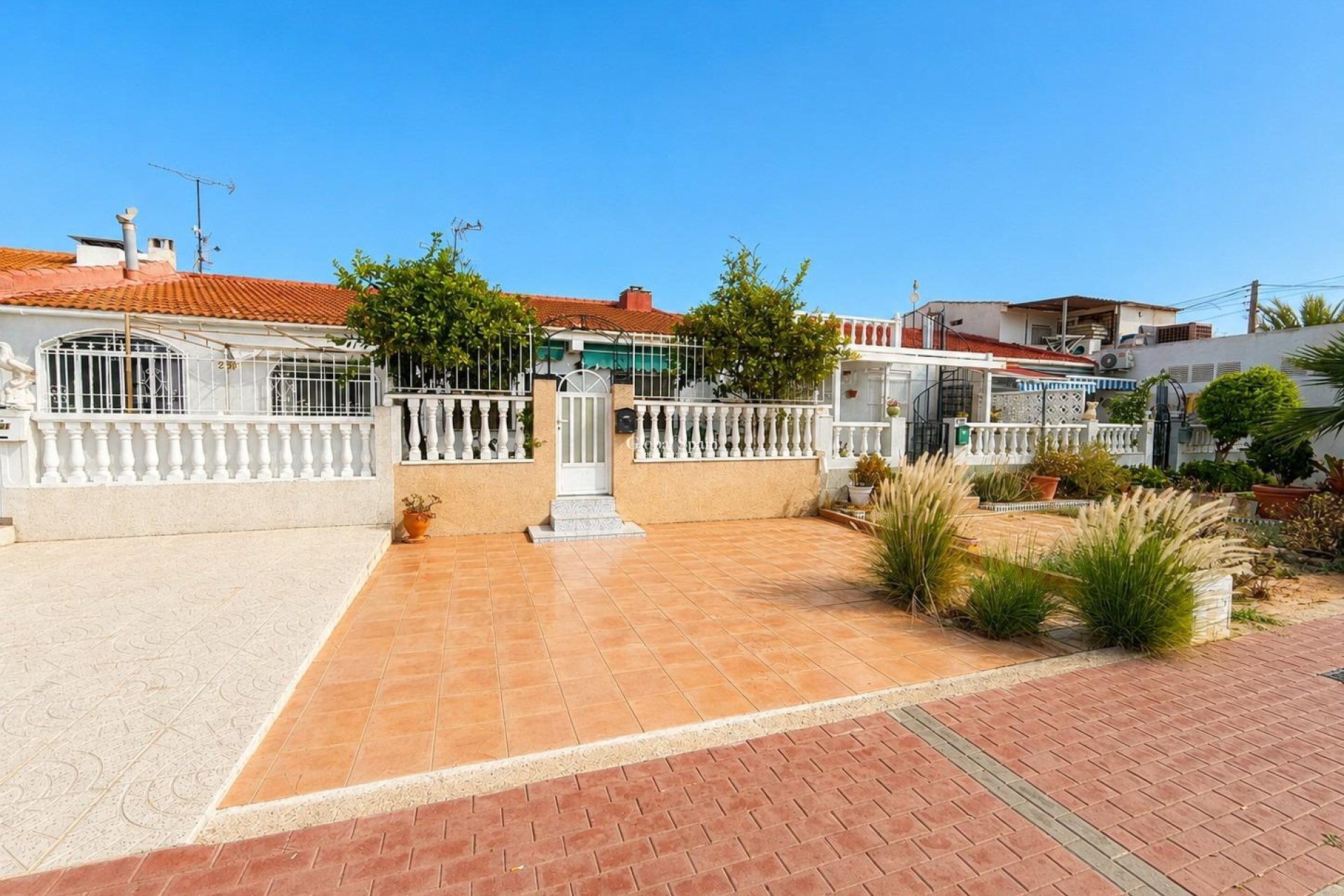 Resale - APARTMENT -
TORREVIEJA - La Siesta - El Salado - Torreta