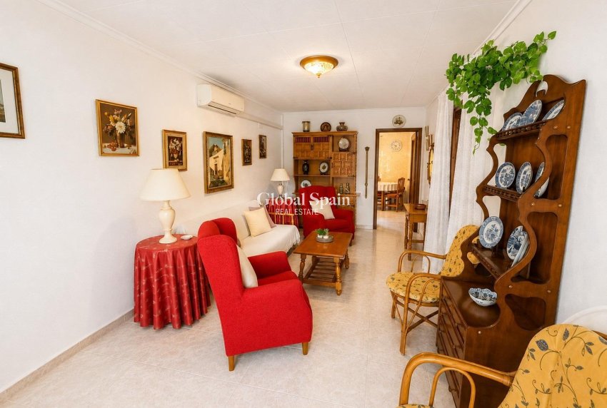 Resale - APARTMENT -
TORREVIEJA - La Siesta - El Salado - Torreta