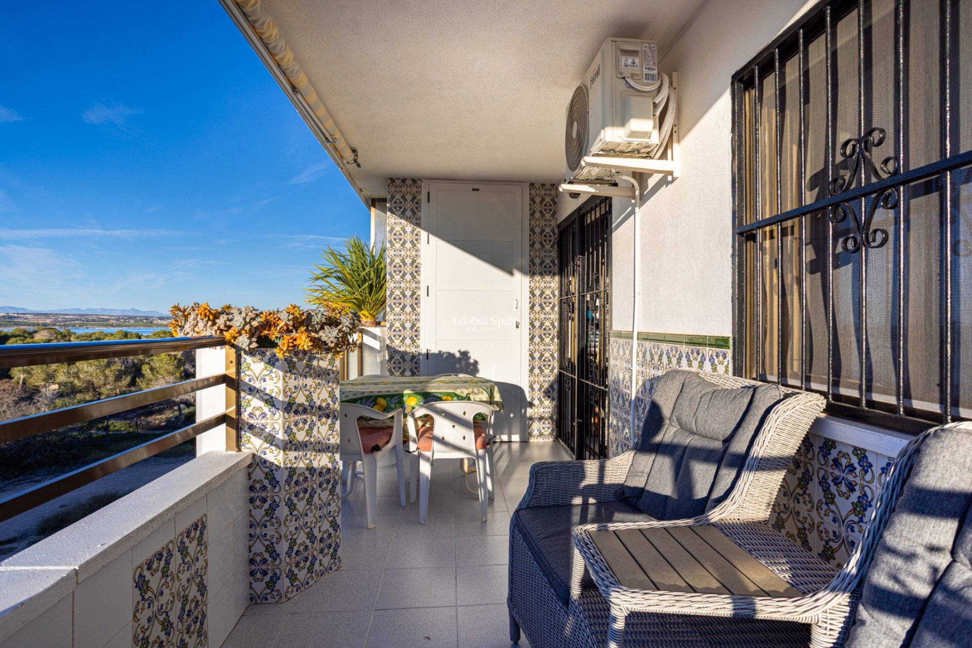 Resale - APARTMENT -
TORREVIEJA - La Siesta