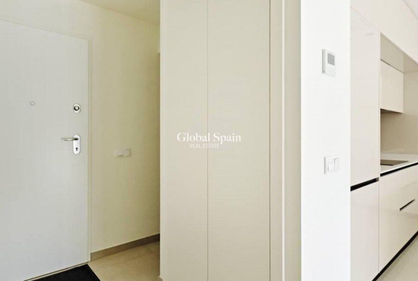 Resale - Apartment -
TORREVIEJA - La veleta