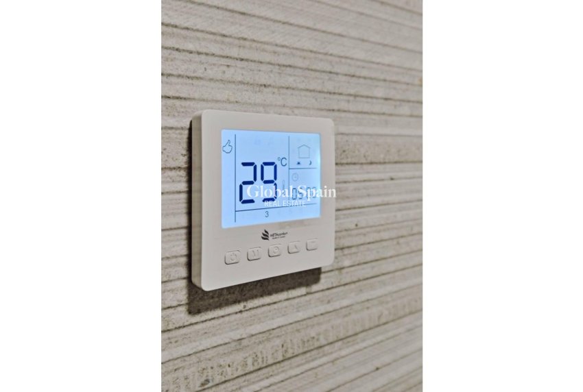 Resale - Apartment -
TORREVIEJA - La veleta