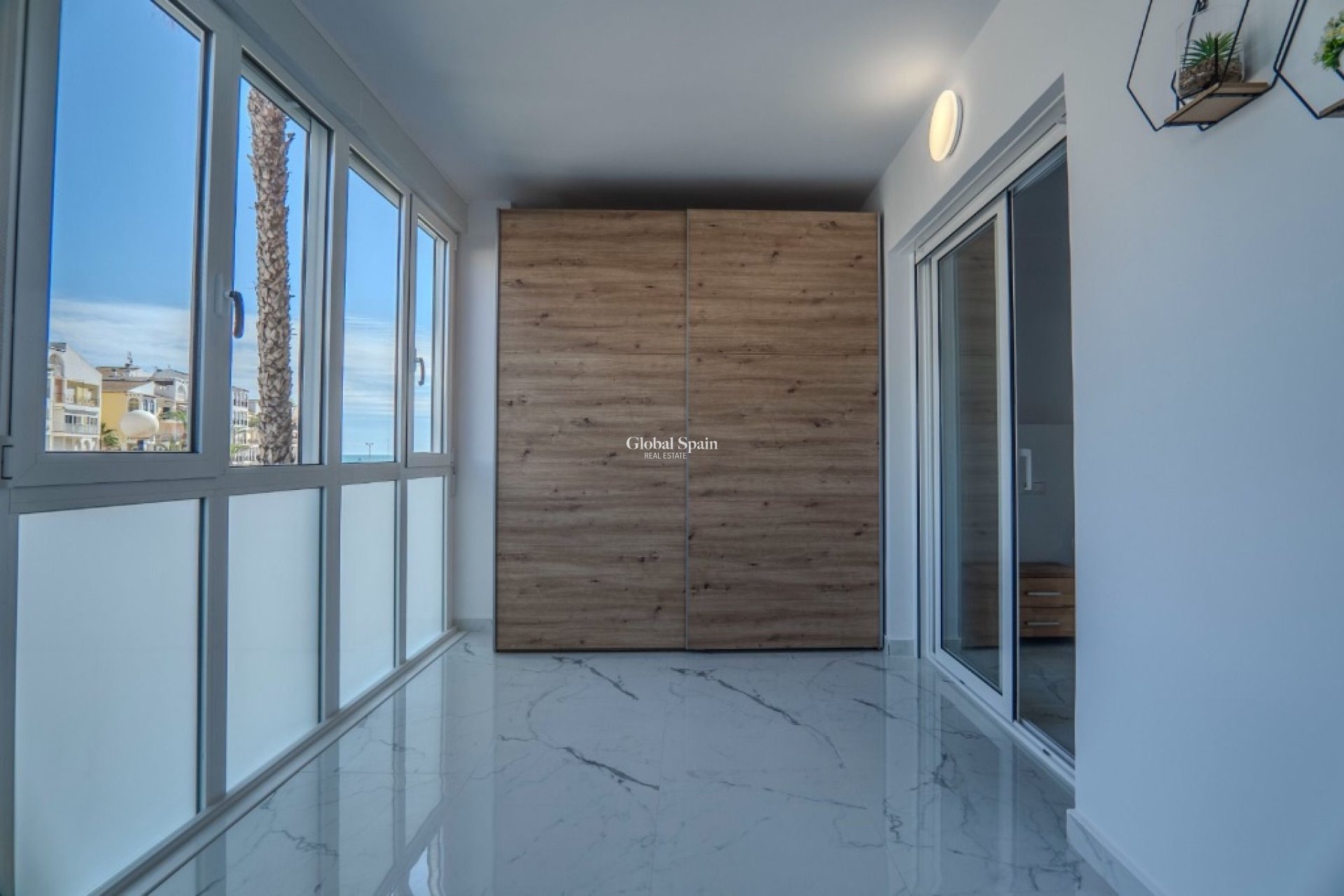 Resale - Apartment -
TORREVIEJA - La Veleta