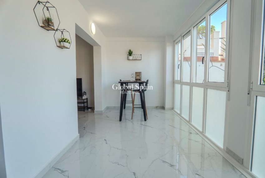Resale - Apartment -
TORREVIEJA - La Veleta
