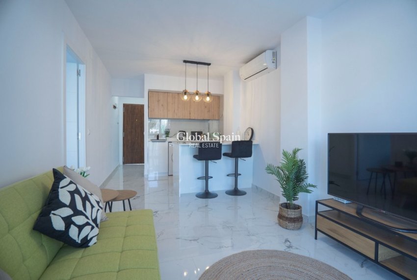 Resale - Apartment -
TORREVIEJA - La Veleta