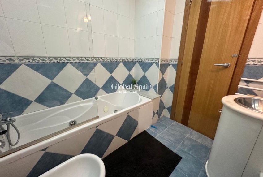 Resale - Apartment -
TORREVIEJA - La Veleta