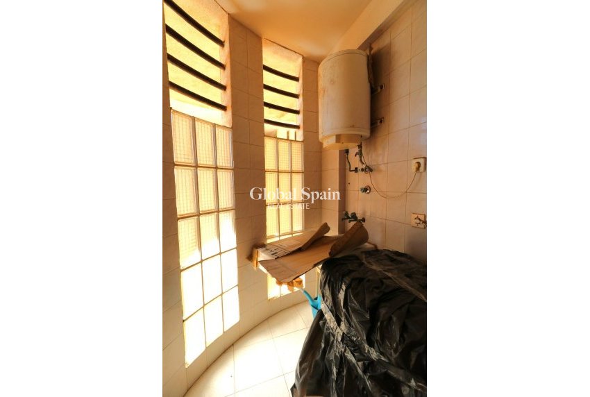 Resale - APARTMENT -
TORREVIEJA - La Veleta