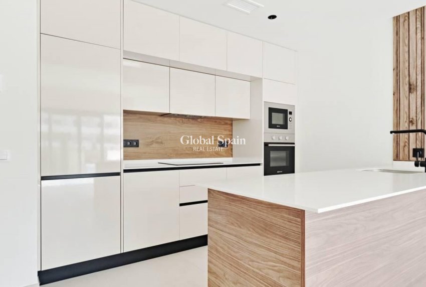 Resale - APARTMENT -
TORREVIEJA - La veleta