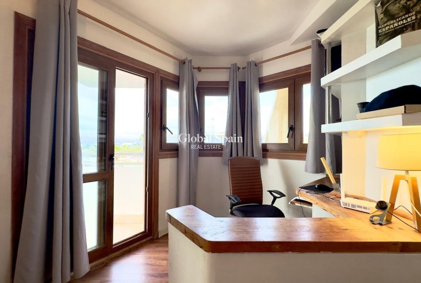 Resale - APARTMENT -
TORREVIEJA - La Veleta