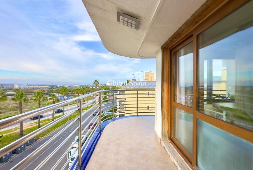 Resale - APARTMENT -
TORREVIEJA - La Veleta