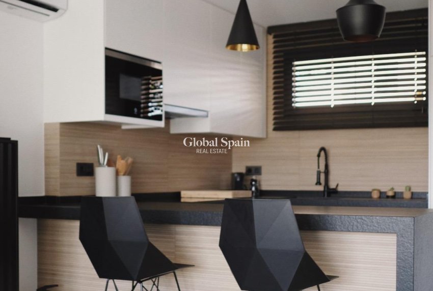 Resale - APARTMENT -
TORREVIEJA - La Veleta