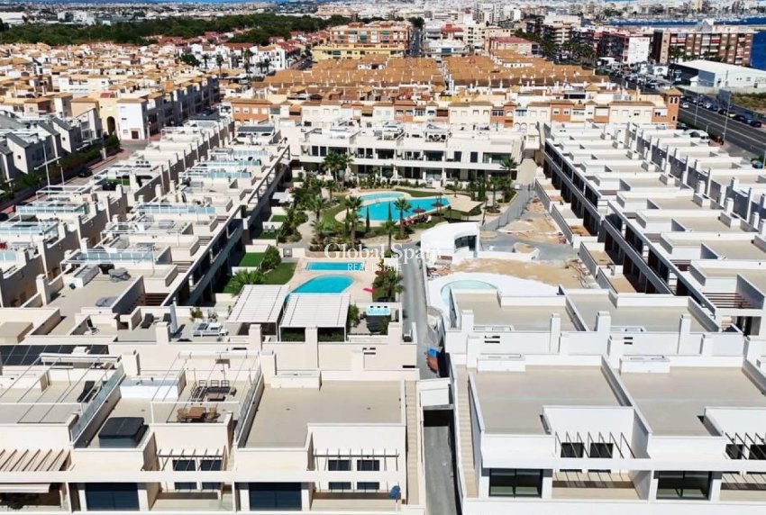 Resale - APARTMENT -
TORREVIEJA - La veleta