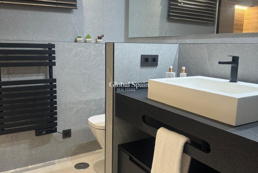 Resale - APARTMENT -
TORREVIEJA - La Veleta