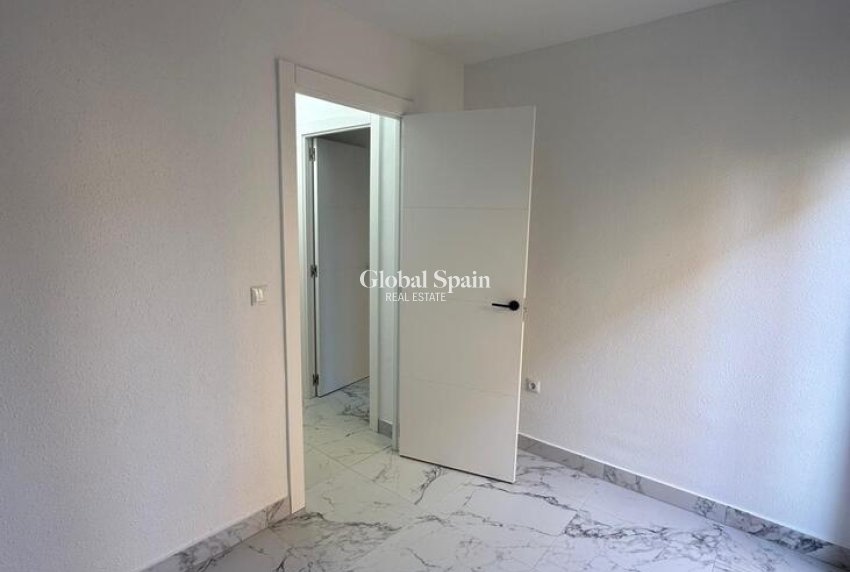 Resale - APARTMENT -
TORREVIEJA - La Veleta