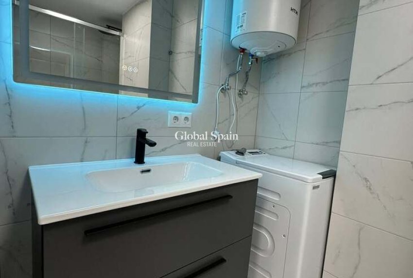 Resale - APARTMENT -
TORREVIEJA - La Veleta