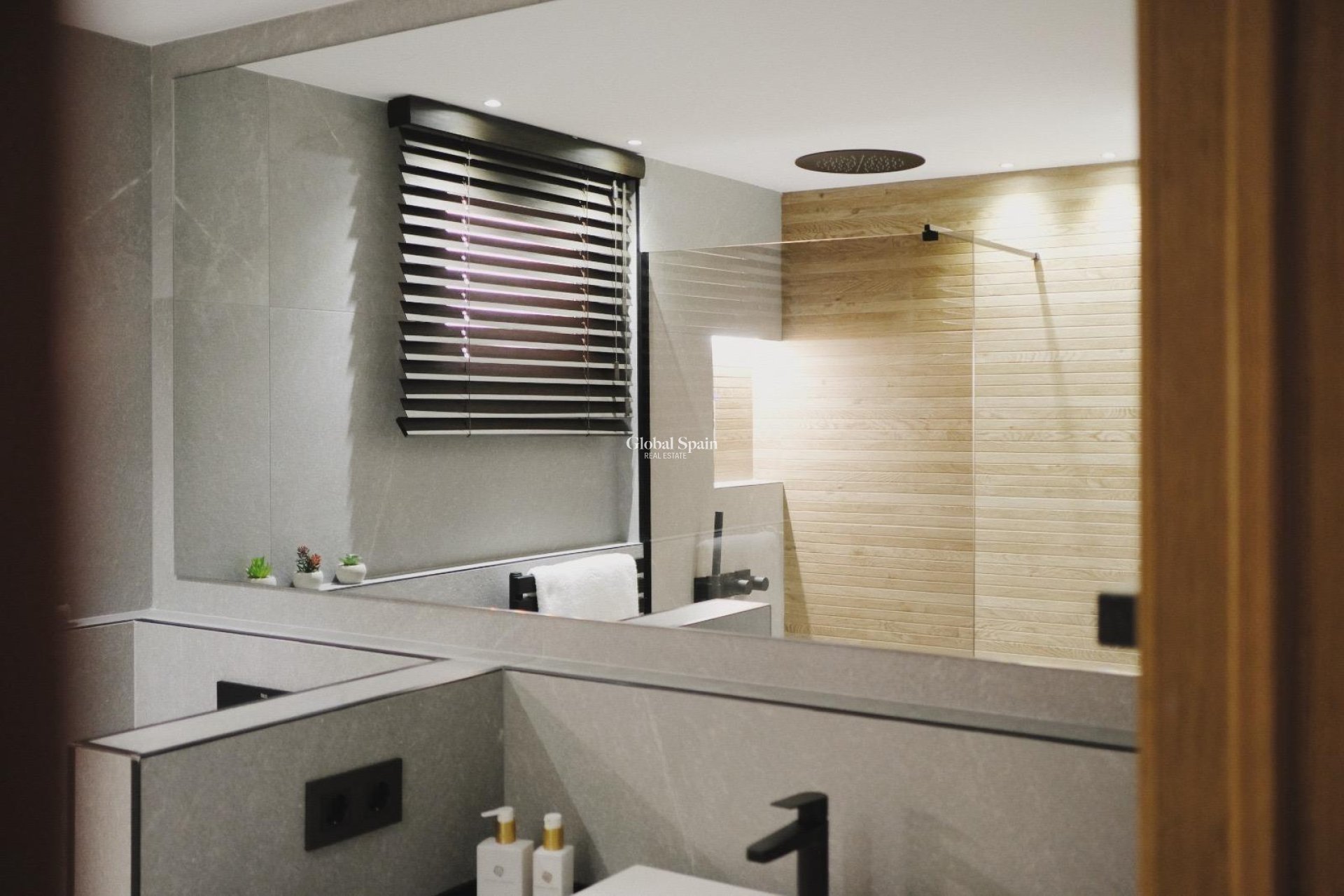 Resale - APARTMENT -
TORREVIEJA - La Veleta