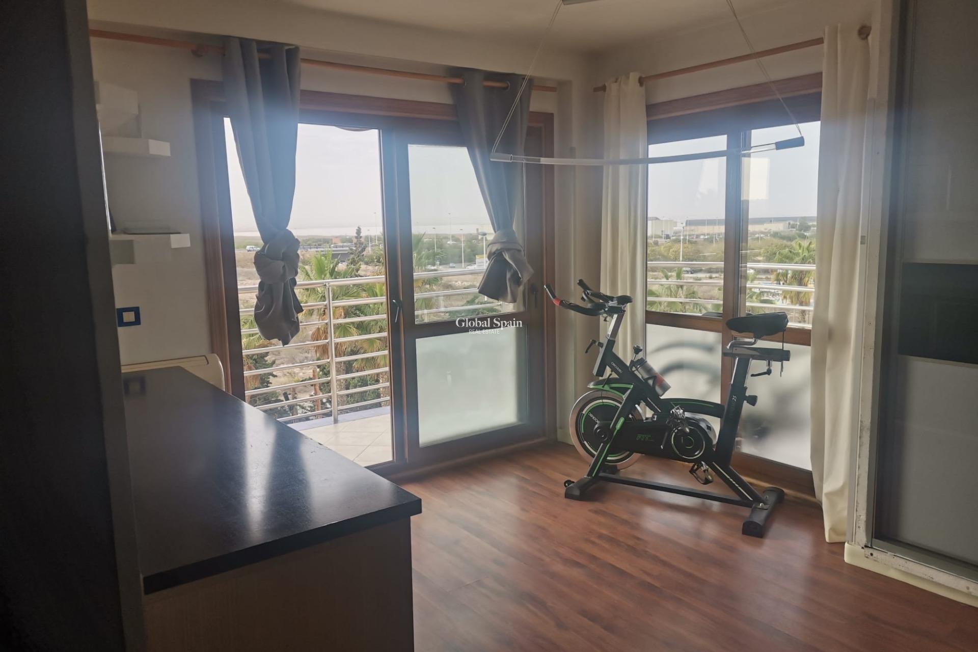 Resale - APARTMENT -
TORREVIEJA - La Veleta