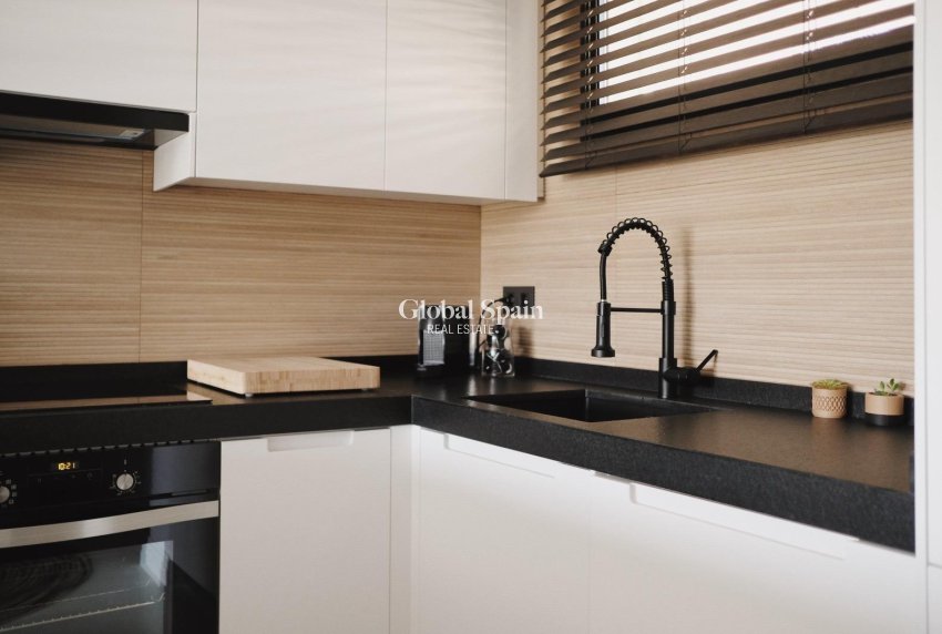 Resale - APARTMENT -
TORREVIEJA - La Veleta