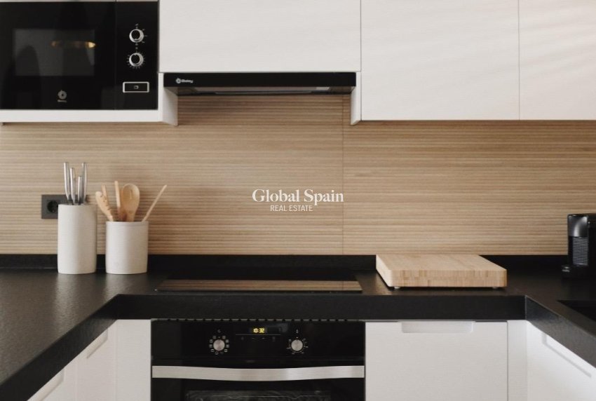Resale - APARTMENT -
TORREVIEJA - La Veleta