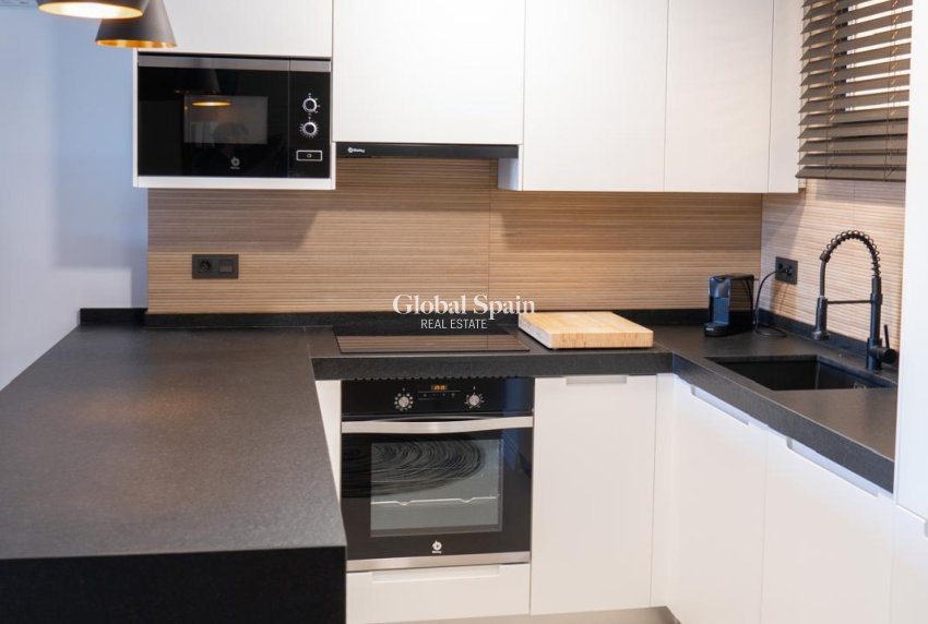 Resale - APARTMENT -
TORREVIEJA - La Veleta