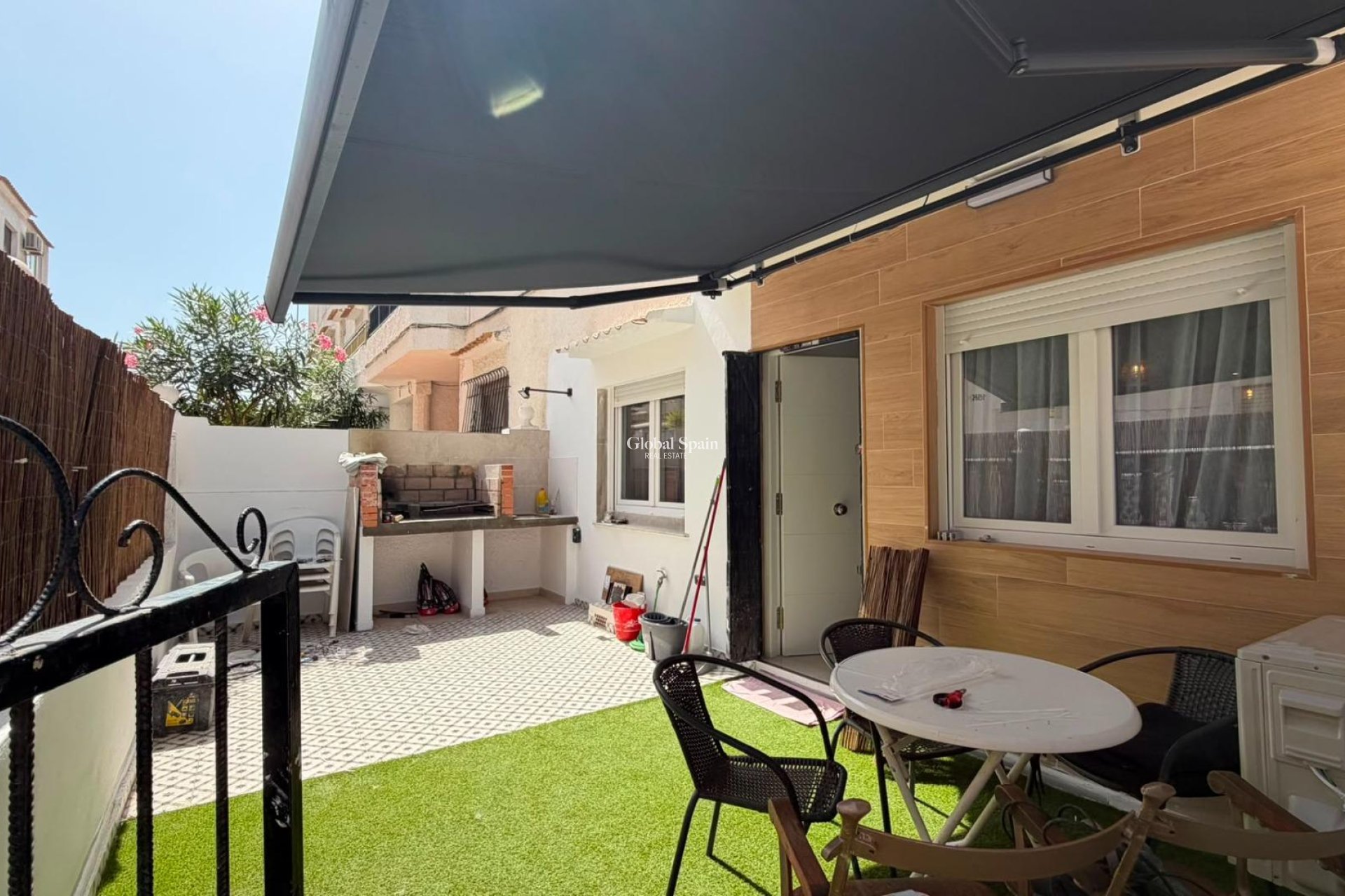 Resale - APARTMENT -
TORREVIEJA - La Veleta