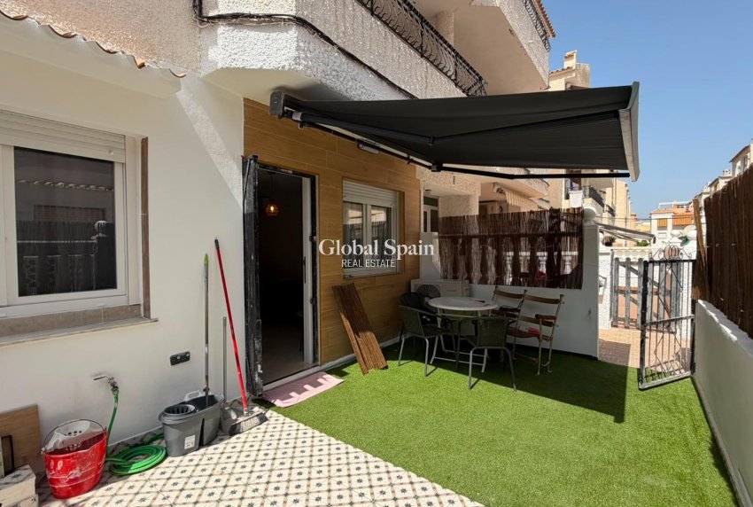 Resale - APARTMENT -
TORREVIEJA - La Veleta