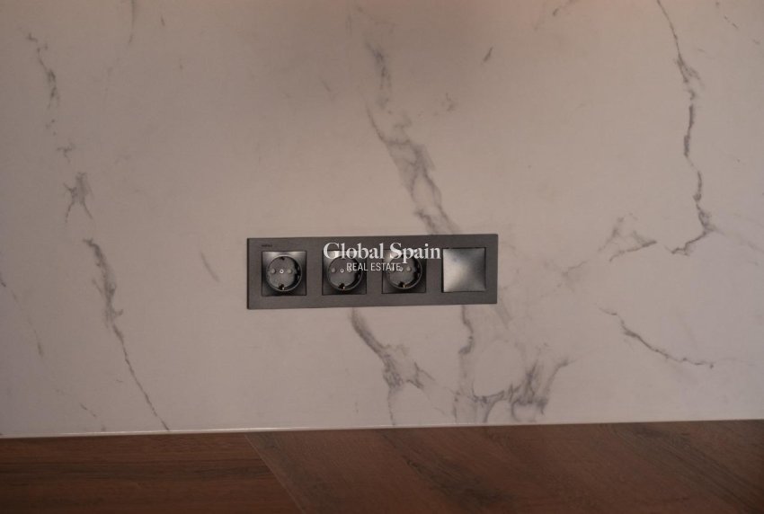 Resale - APARTMENT -
TORREVIEJA - La Veleta