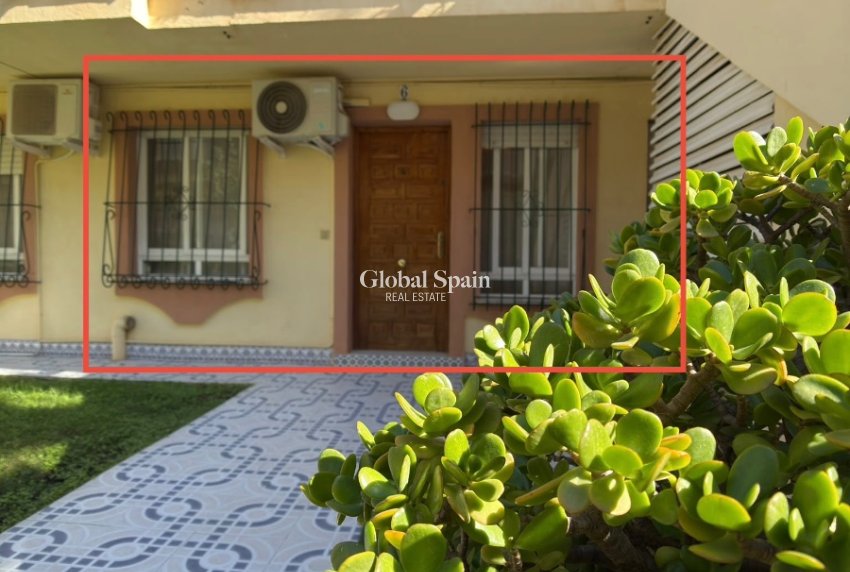Resale - APARTMENT -
TORREVIEJA - La veleta
