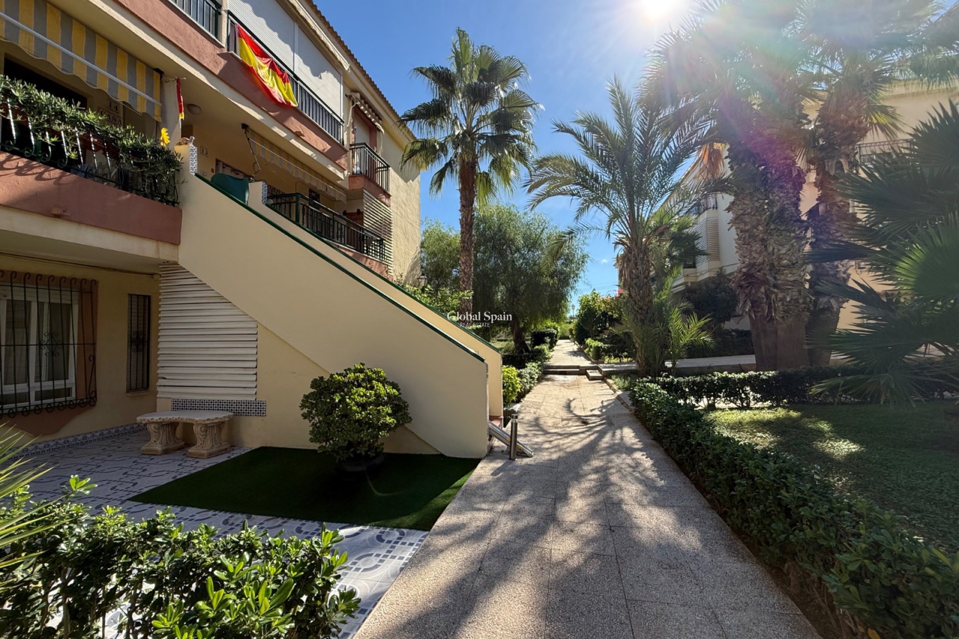 Resale - APARTMENT -
TORREVIEJA - La veleta
