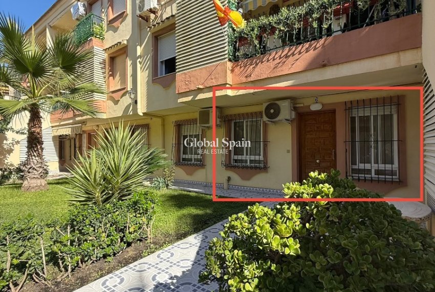 Resale - APARTMENT -
TORREVIEJA - La veleta