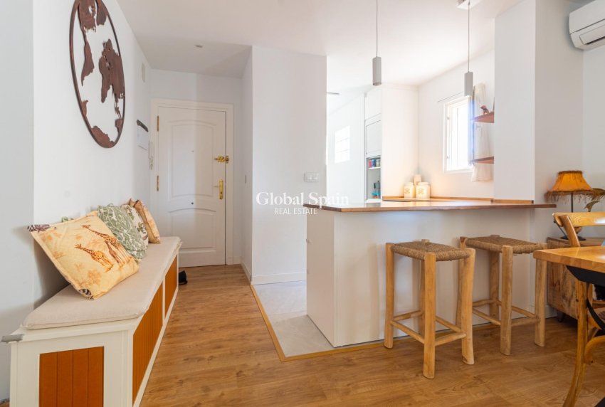 Resale - Apartment -
TORREVIEJA - La Veleta