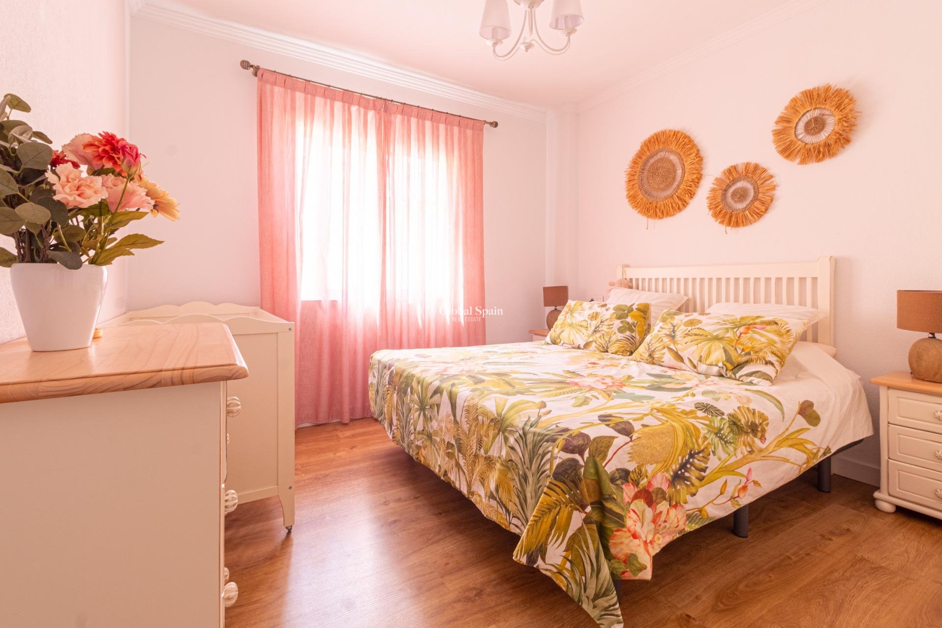 Resale - Apartment -
TORREVIEJA - La Veleta