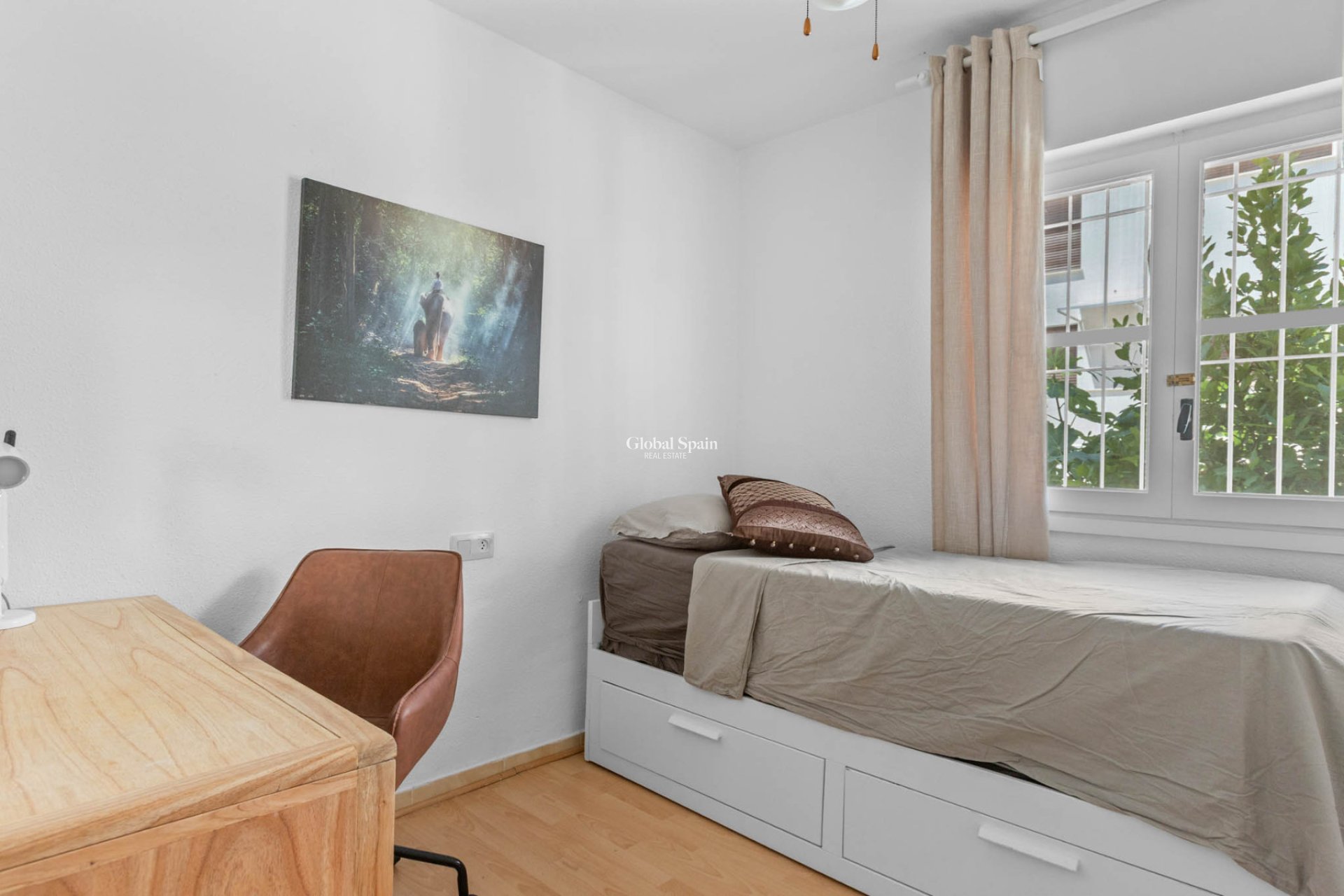 Resale - APARTMENT -
TORREVIEJA - Lago jardin