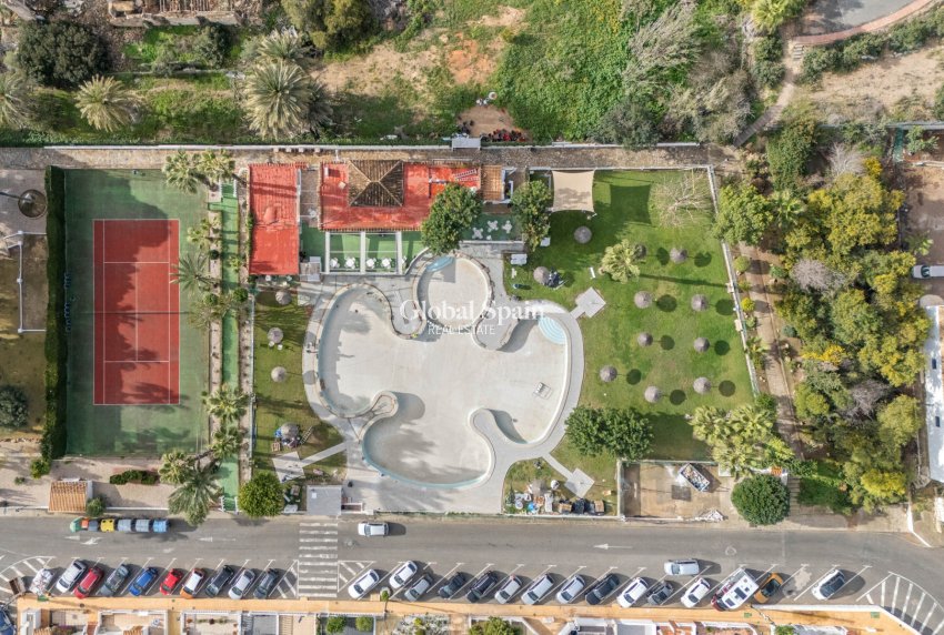 Resale - APARTMENT -
TORREVIEJA - Lago jardin