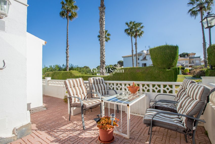 Resale - APARTMENT -
TORREVIEJA - Lago jardin