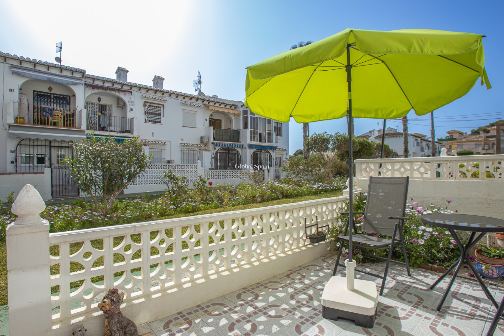 Resale - APARTMENT -
TORREVIEJA - Lago jardin