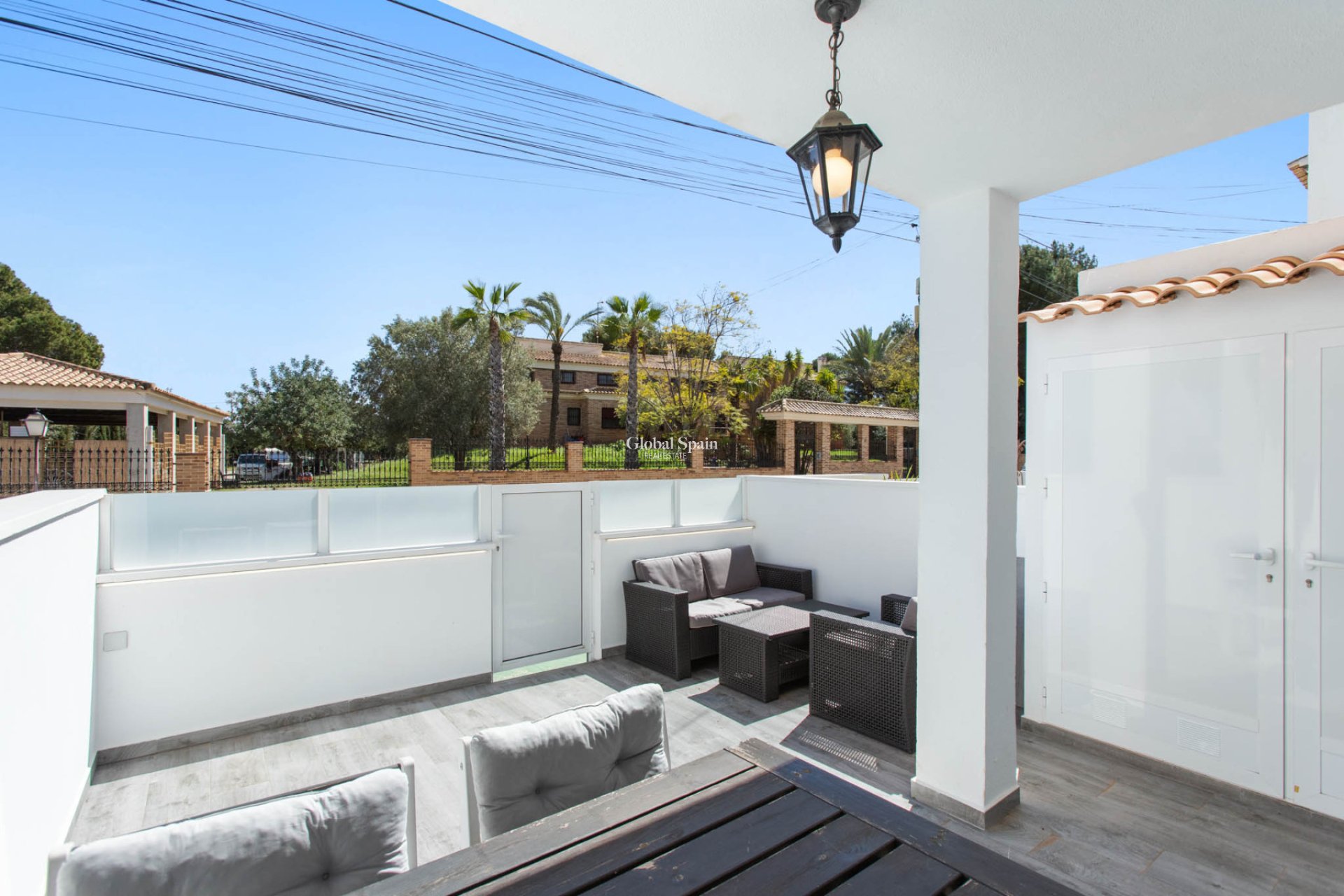 Resale - APARTMENT -
TORREVIEJA - Lago jardin