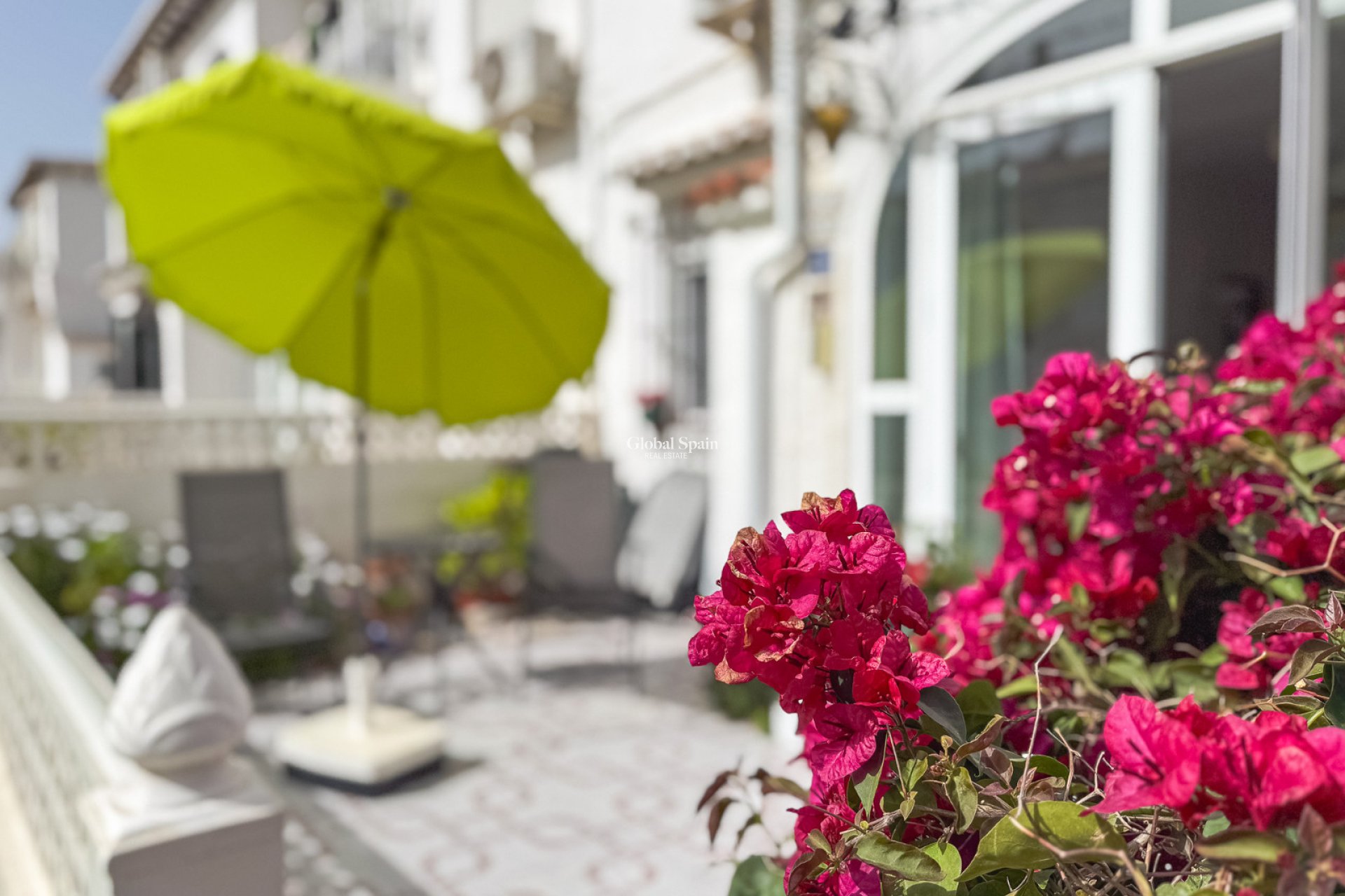 Resale - APARTMENT -
TORREVIEJA - Lago jardin