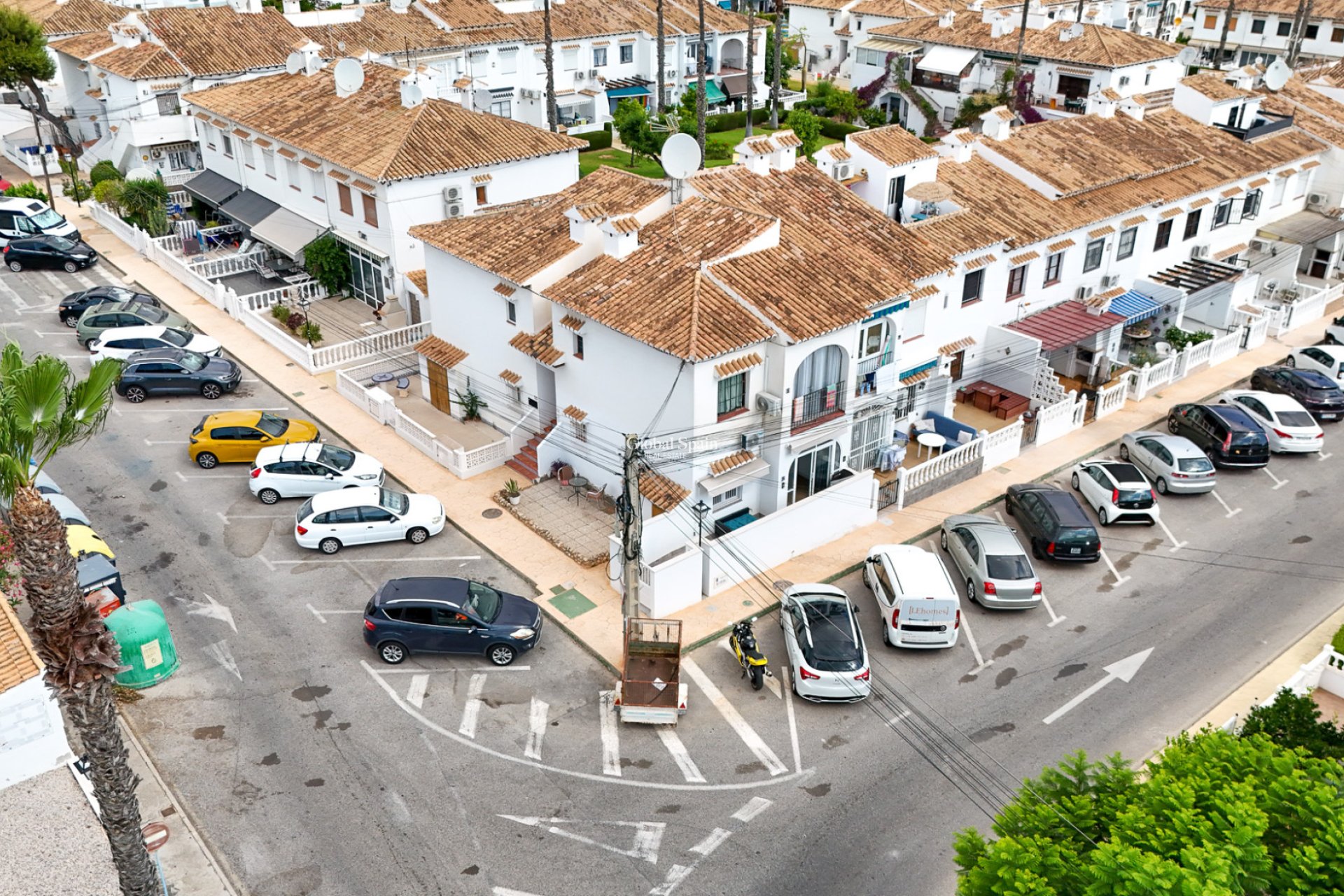 Resale - APARTMENT -
TORREVIEJA - Lago jardin