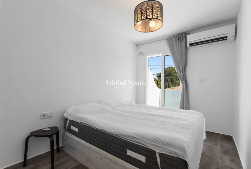 Resale - APARTMENT -
TORREVIEJA - Lago jardin