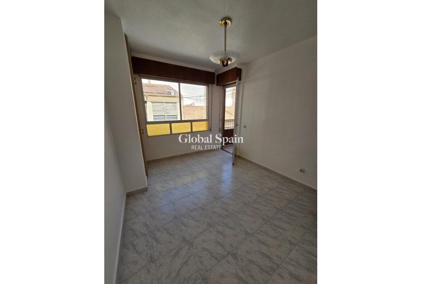 Resale - APARTMENT -
TORREVIEJA - Las Piscinas Naturales