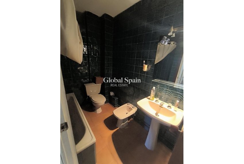 Resale - APARTMENT -
TORREVIEJA - Las Piscinas Naturales