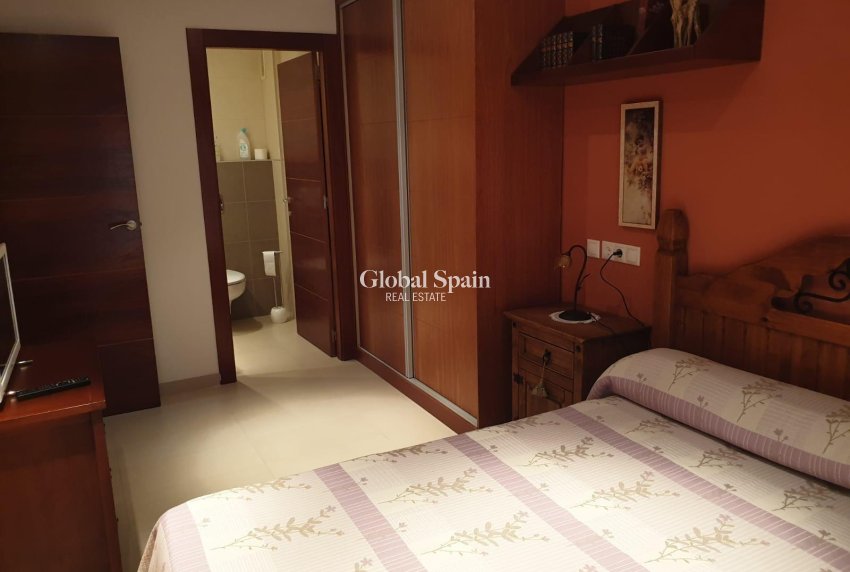 Resale - APARTMENT -
TORREVIEJA - Las Piscinas Naturales