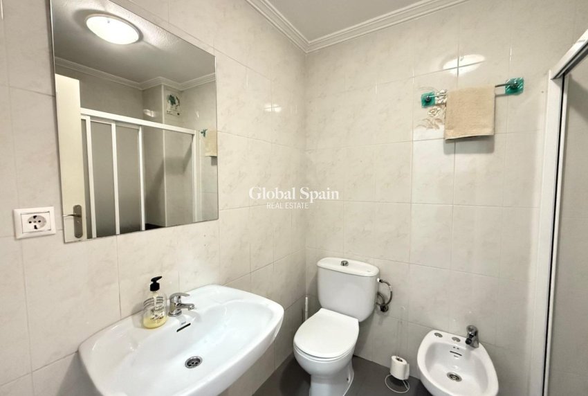 Resale - APARTMENT -
TORREVIEJA - Las Piscinas Naturales