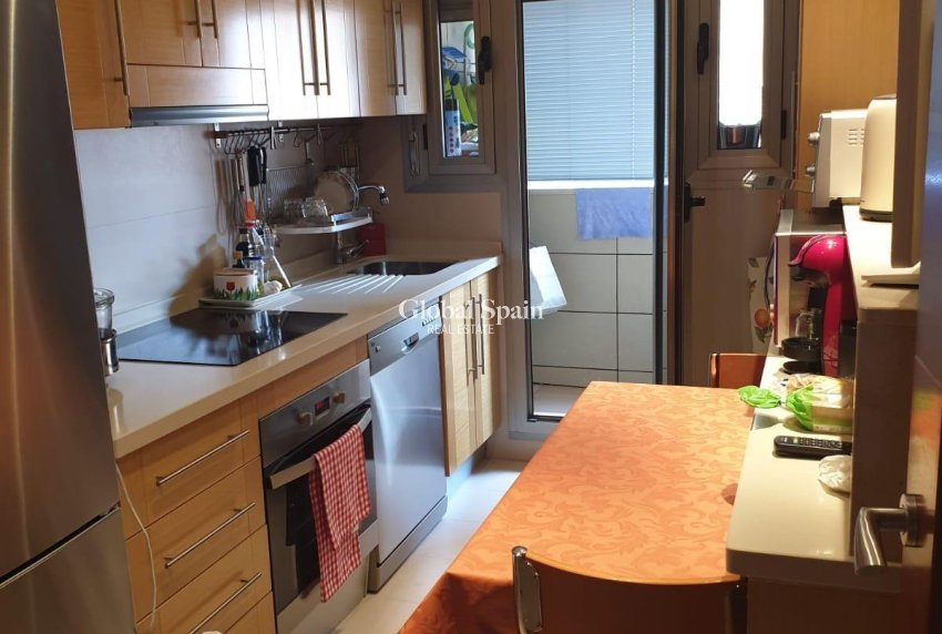 Resale - APARTMENT -
TORREVIEJA - Las Piscinas Naturales