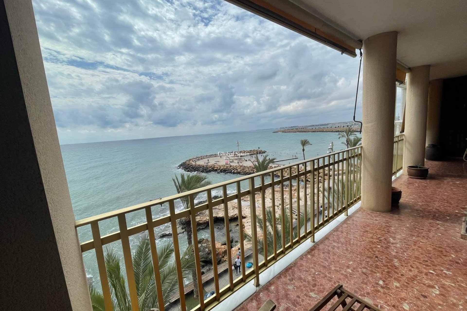 Resale - APARTMENT -
TORREVIEJA - Las Piscinas Naturales