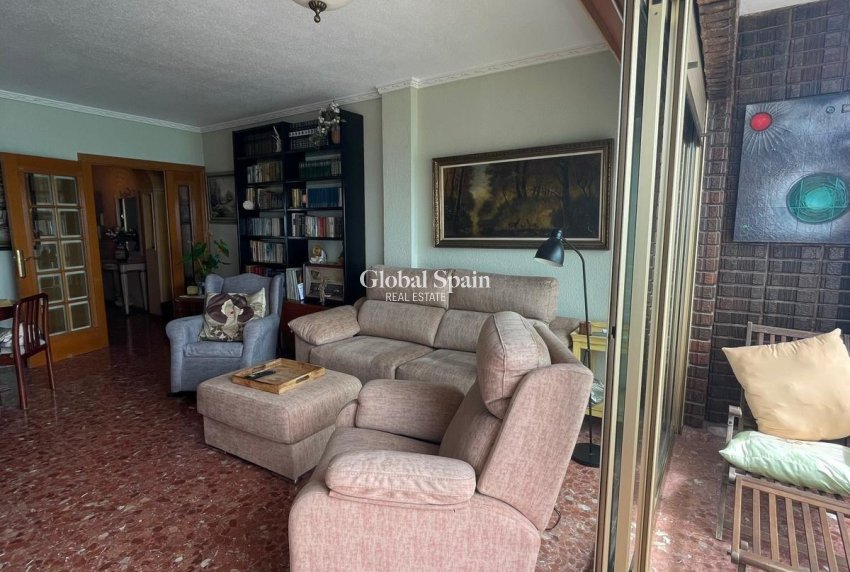 Resale - APARTMENT -
TORREVIEJA - Las Piscinas Naturales