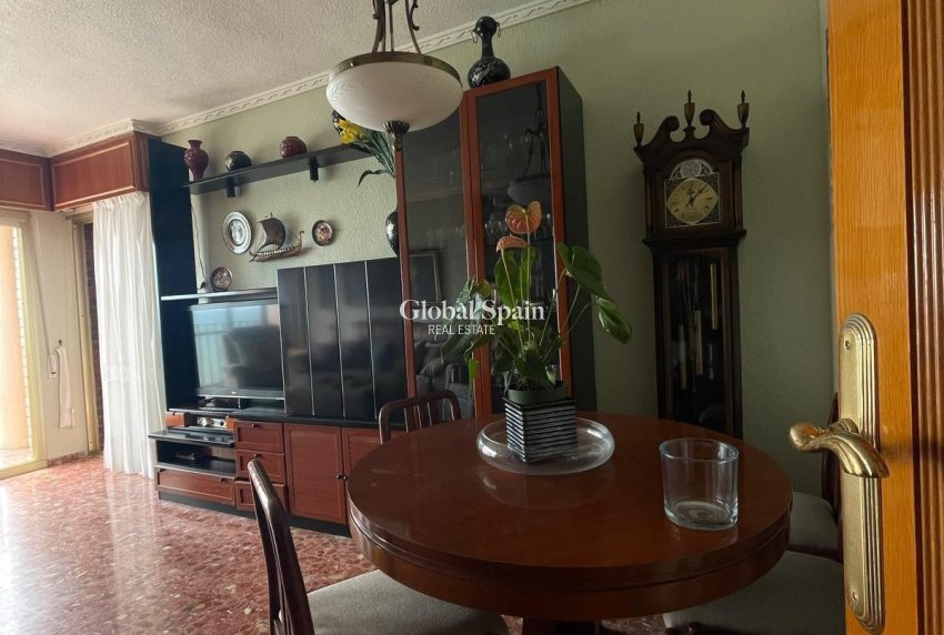 Resale - APARTMENT -
TORREVIEJA - Las Piscinas Naturales