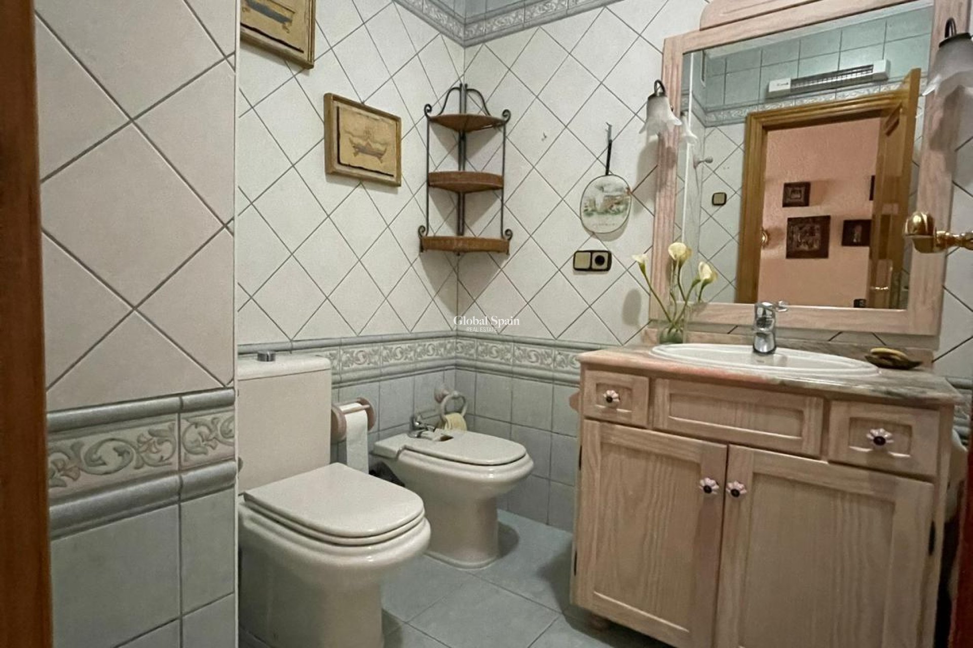 Resale - APARTMENT -
TORREVIEJA - Las Piscinas Naturales