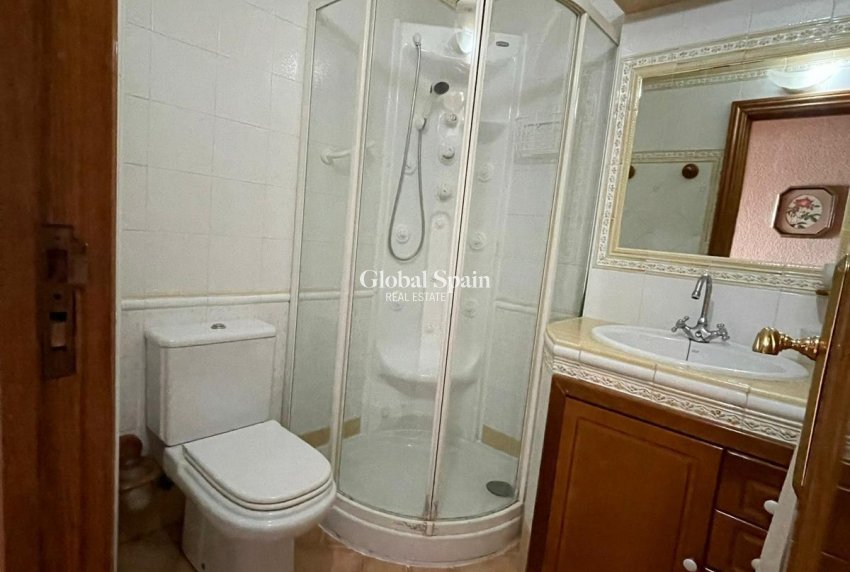 Resale - APARTMENT -
TORREVIEJA - Las Piscinas Naturales